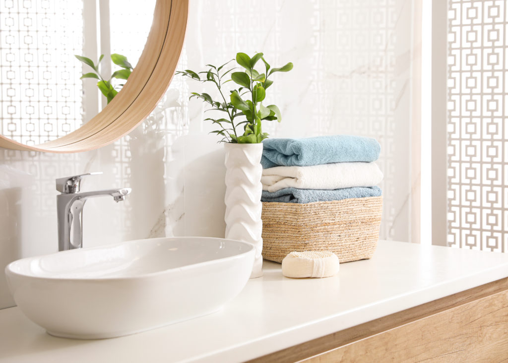 Stylish bathroom interior staging tips for selling your home
